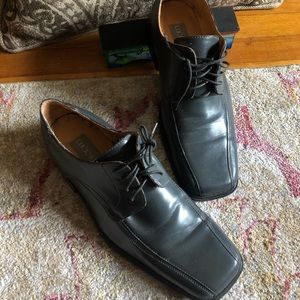 Metallic Grey Men’s Dress Shoes